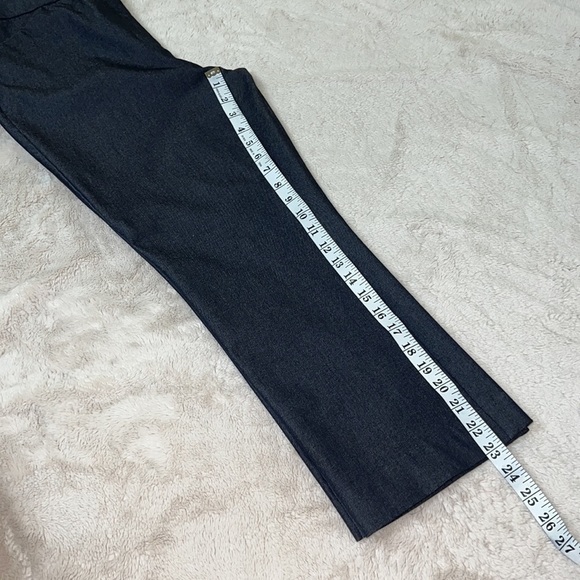 Chico's Chambray Denim Look Cropped Ankle Slacks Pants - Size 0.5 (Small/6) - Picture 4 of 10